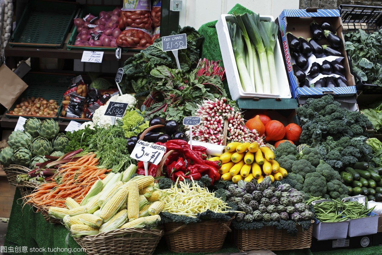 菜市場里的蔬菜攤與農(nóng)副產(chǎn)品收購 城鄉(xiāng)經(jīng)濟的毛細血管